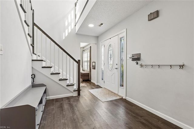 39 Locksley DR, Hampton, VA 23666