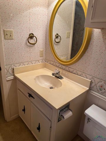 107 Villa Dr, Troup, TX 75789