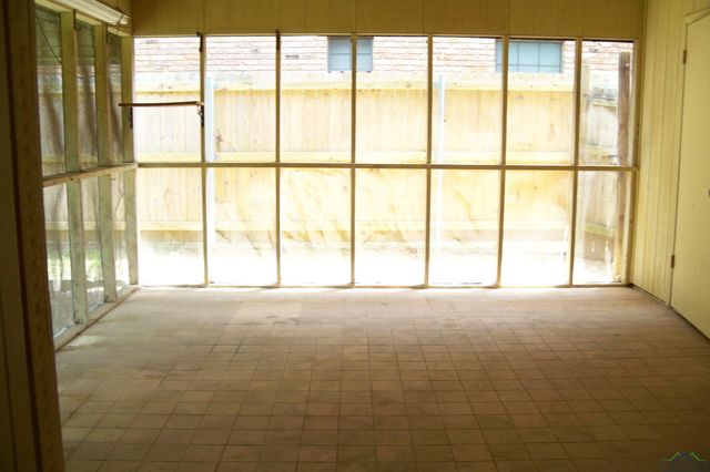 107 Villa Dr, Troup, TX 75789