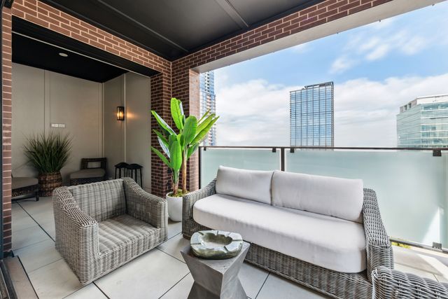 116 N Willard Court 301, Chicago, IL 60607