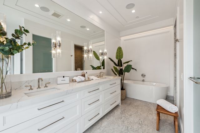 116 N Willard Court 301, Chicago, IL 60607