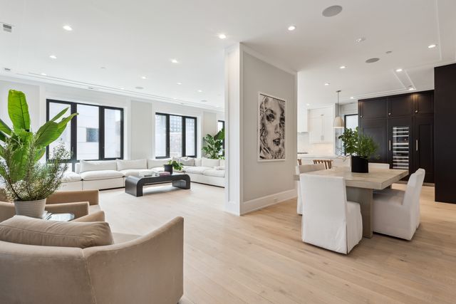 116 N Willard Court 301, Chicago, IL 60607