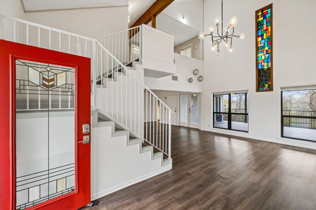 54 S Hampton DR, Seguin, TX 78155