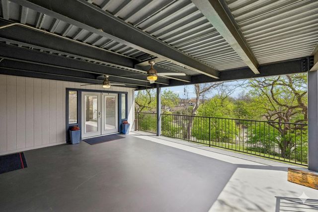 54 S Hampton DR, Seguin, TX 78155