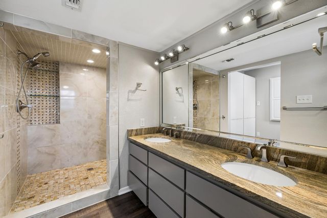 54 S Hampton DR, Seguin, TX 78155