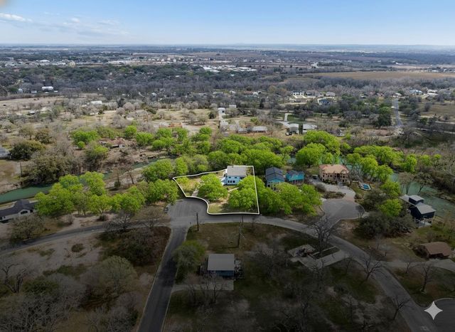 54 S Hampton DR, Seguin, TX 78155