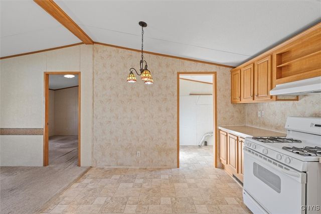 423 Mountain Ash Dr, Hopewell, NY 14424