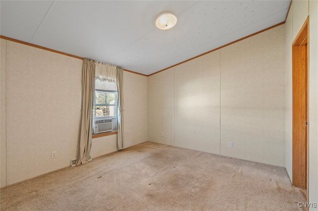 423 Mountain Ash Dr, Hopewell, NY 14424