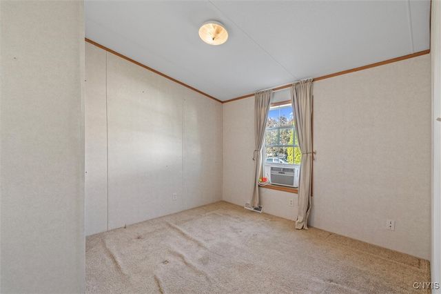 423 Mountain Ash Dr, Hopewell, NY 14424