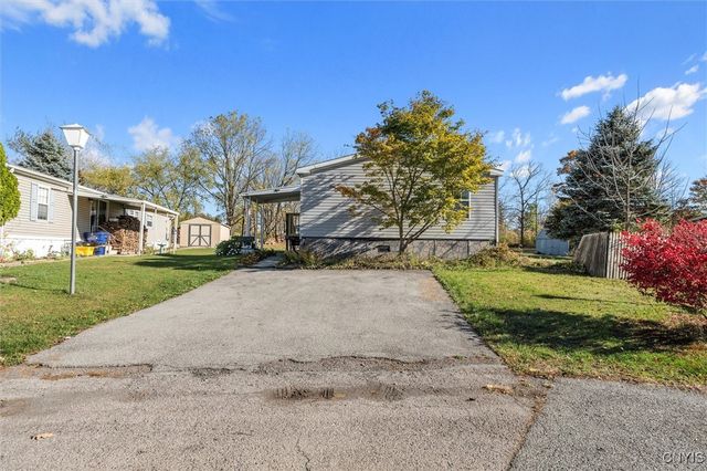 423 Mountain Ash Dr, Hopewell, NY 14424