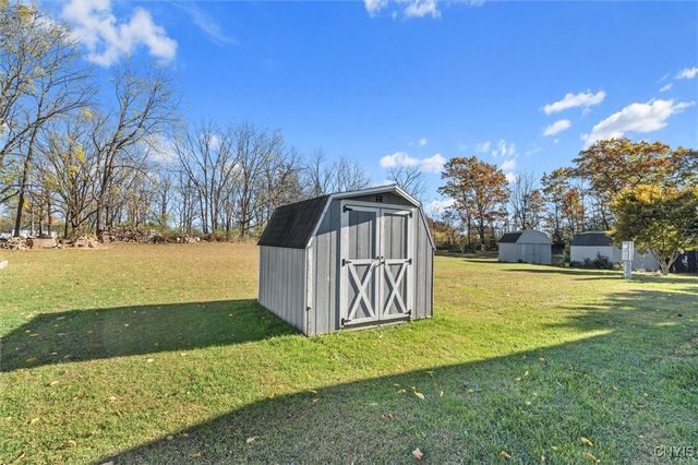 423 Mountain Ash Dr, Hopewell, NY 14424