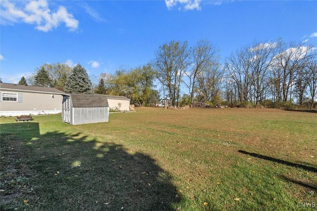 423 Mountain Ash Dr, Hopewell, NY 14424