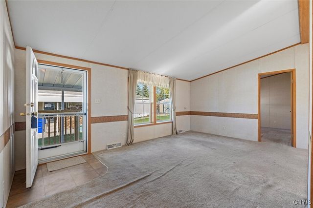 423 Mountain Ash Dr, Hopewell, NY 14424