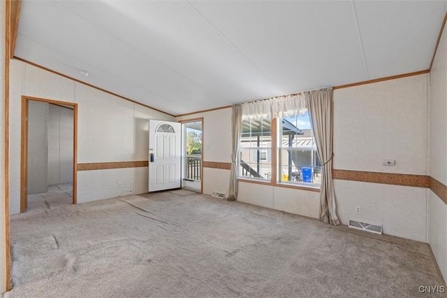 423 Mountain Ash Dr, Hopewell, NY 14424