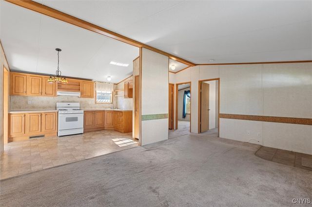 423 Mountain Ash Dr, Hopewell, NY 14424