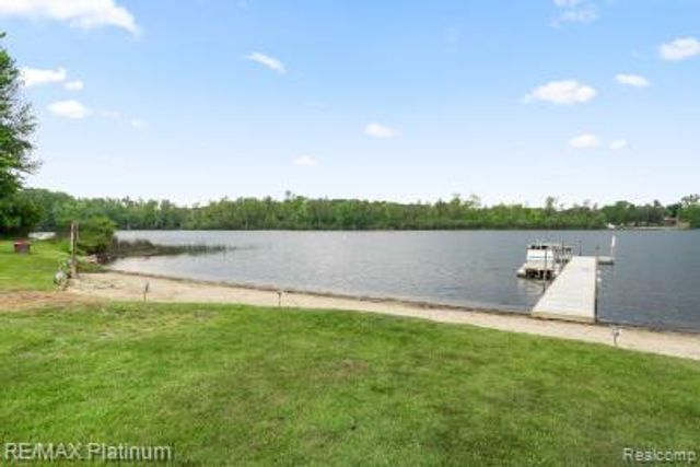 11734 Shenandoah Drive 3, Green Oak Township, MI 48178