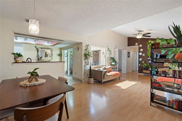 5059 JAMAICA CIRCLE 15, Orlando, FL 32808