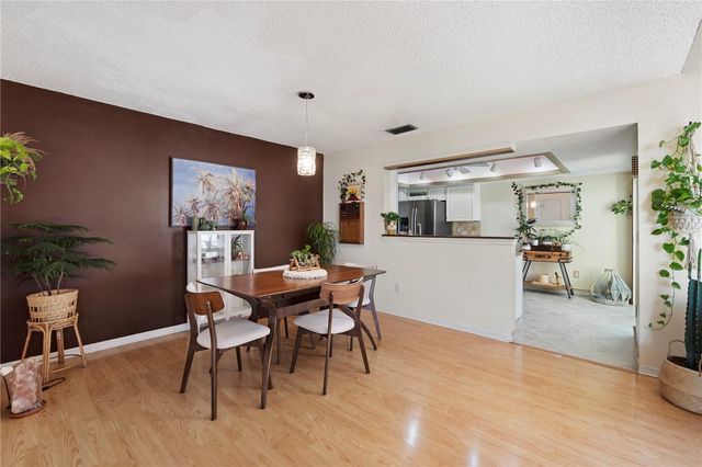 5059 JAMAICA CIRCLE 15, Orlando, FL 32808