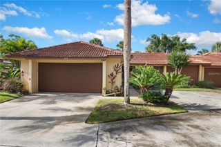 5059 JAMAICA CIRCLE 15, Orlando, FL 32808