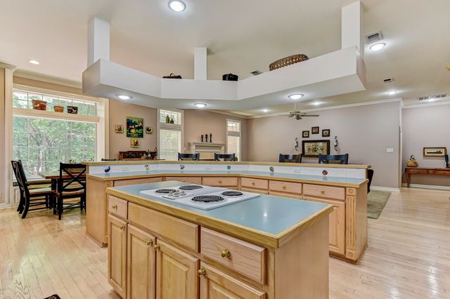 2403 Evelyn Road, Whitesboro, TX 76273