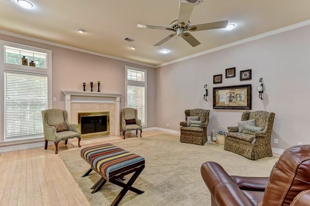 2403 Evelyn Road, Whitesboro, TX 76273