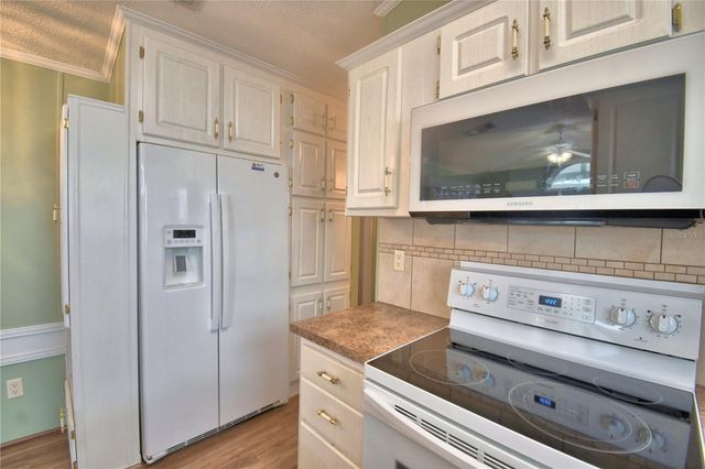 251 PATTERSON ROAD B23, Haines City, FL 33844