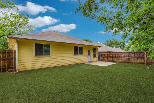 400 Stockard Street, Lake Dallas, TX 75065