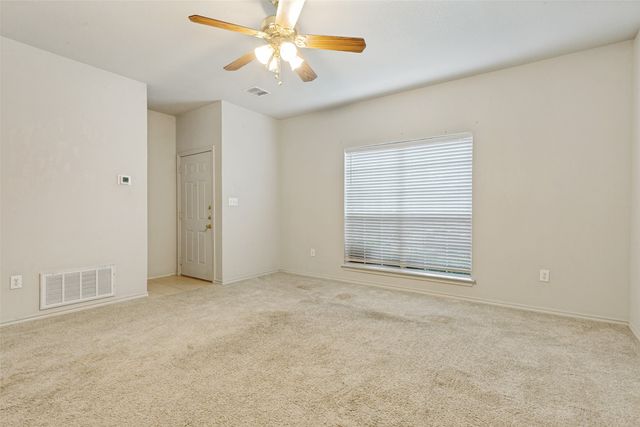 400 Stockard Street, Lake Dallas, TX 75065