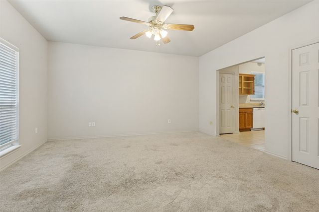 400 Stockard Street, Lake Dallas, TX 75065