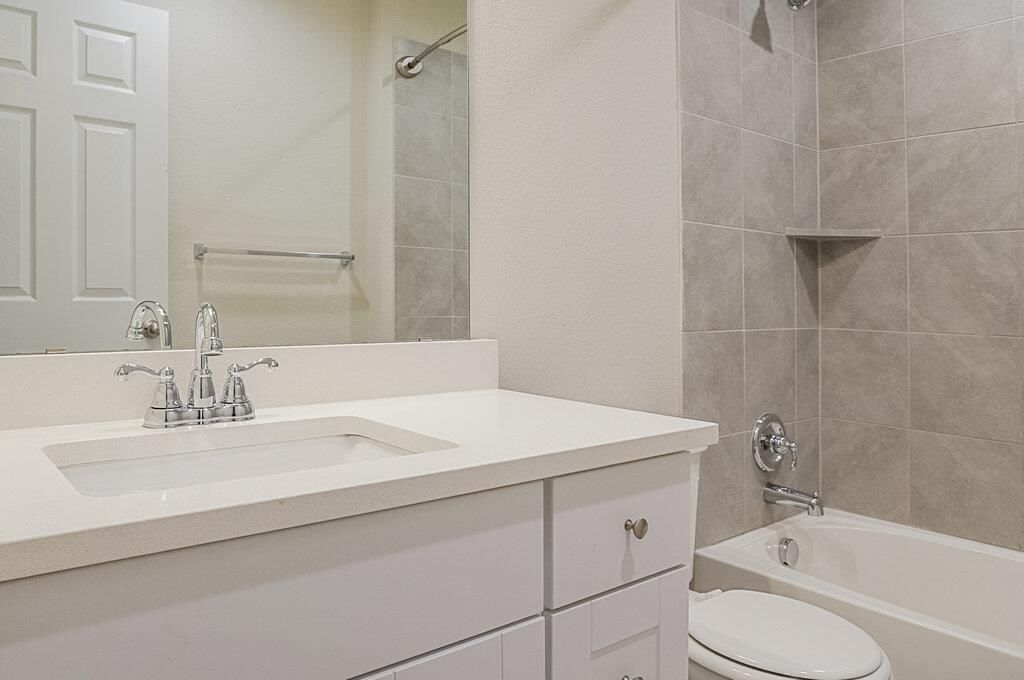 5306 Golden Canary LN 44, Austin, TX 78723