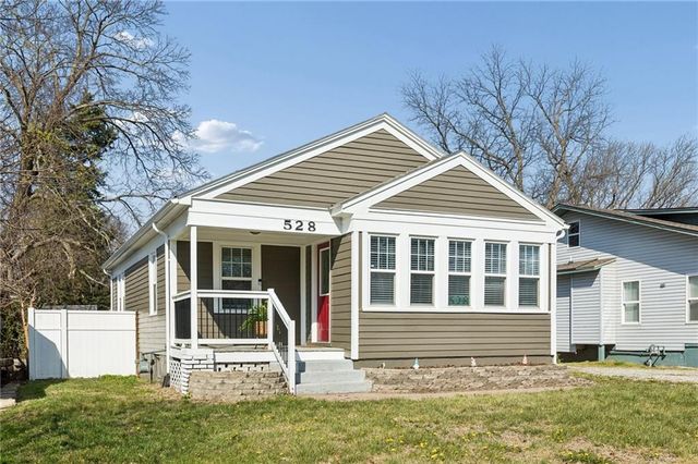 528 S Hardy Avenue, Independence, MO 64053
