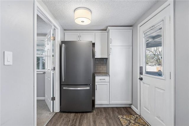 528 S Hardy Avenue, Independence, MO 64053