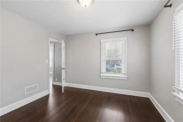 528 S Hardy Avenue, Independence, MO 64053