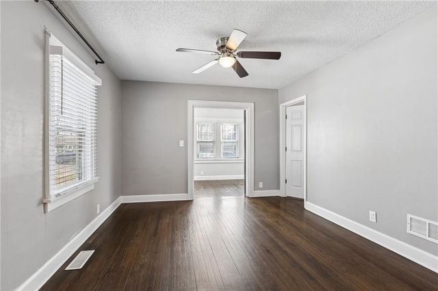 528 S Hardy Avenue, Independence, MO 64053