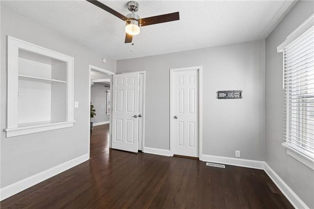 528 S Hardy Avenue, Independence, MO 64053