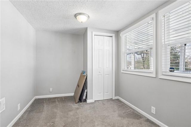 528 S Hardy Avenue, Independence, MO 64053