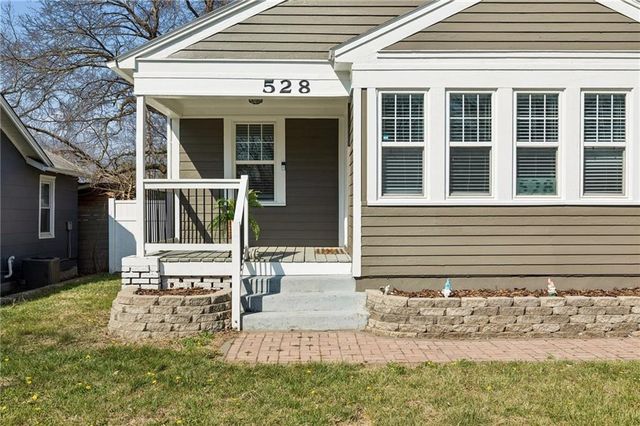 528 S Hardy Avenue, Independence, MO 64053