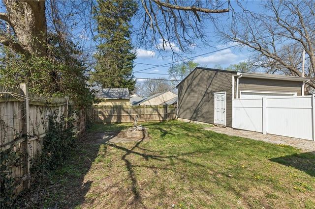 528 S Hardy Avenue, Independence, MO 64053