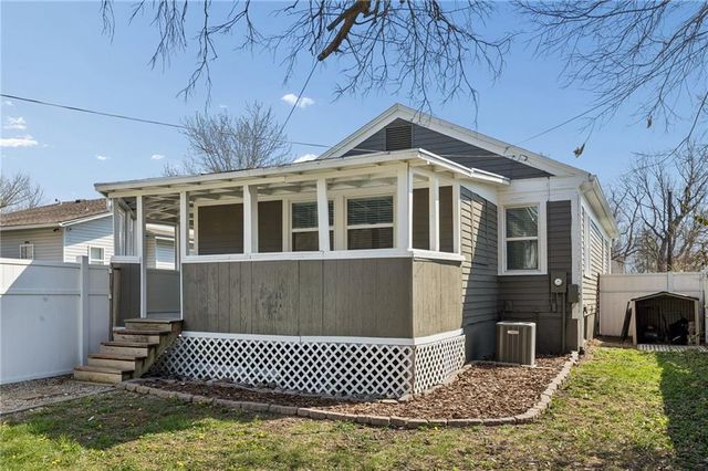 528 S Hardy Avenue, Independence, MO 64053