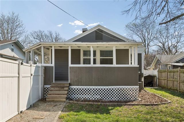 528 S Hardy Avenue, Independence, MO 64053
