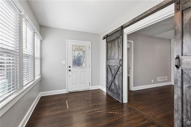 528 S Hardy Avenue, Independence, MO 64053