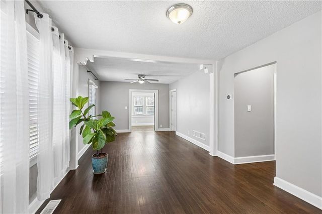 528 S Hardy Avenue, Independence, MO 64053