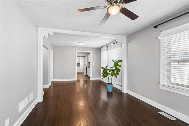 528 S Hardy Avenue, Independence, MO 64053