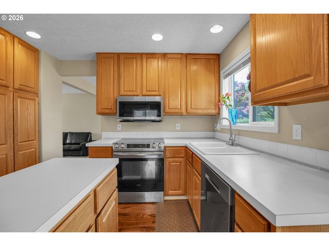 13415 GERBER WOODS Dr, Oregon City, OR 97045
