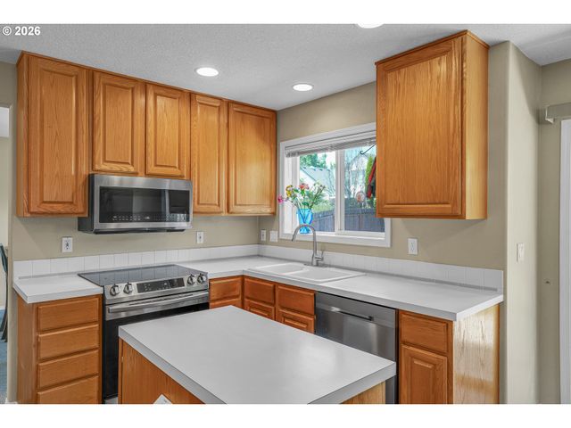 13415 GERBER WOODS Dr, Oregon City, OR 97045