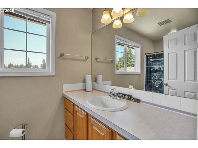 13415 GERBER WOODS Dr, Oregon City, OR 97045