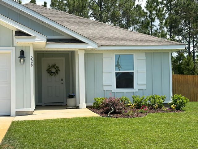 228 Sweet Blossom Bend, Freeport, FL 32439