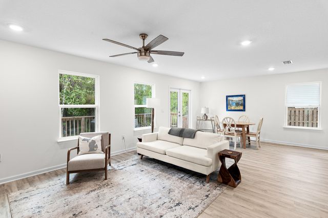 228 Sweet Blossom Bend, Freeport, FL 32439