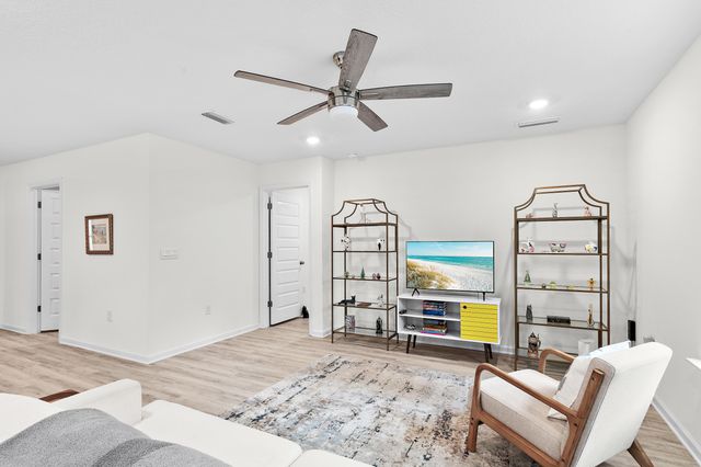 228 Sweet Blossom Bend, Freeport, FL 32439