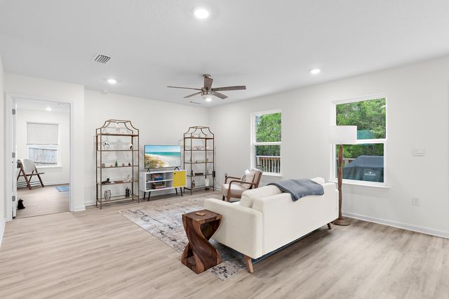 228 Sweet Blossom Bend, Freeport, FL 32439